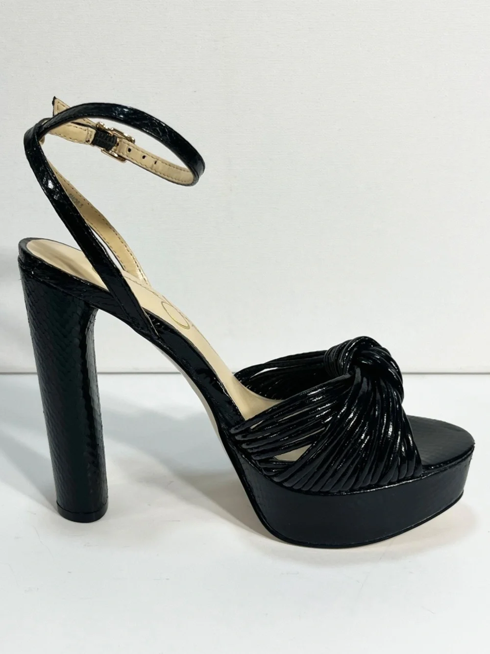 New in Box Jessica Simpson Black Platform Heels Size 6